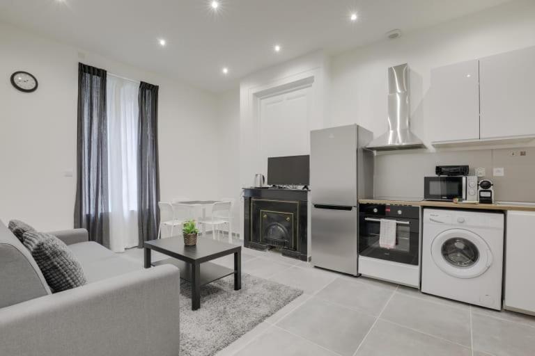 شقة Guestready - 1-Br, 5 Minutes From Train Station ليون المظهر الخارجي الصورة