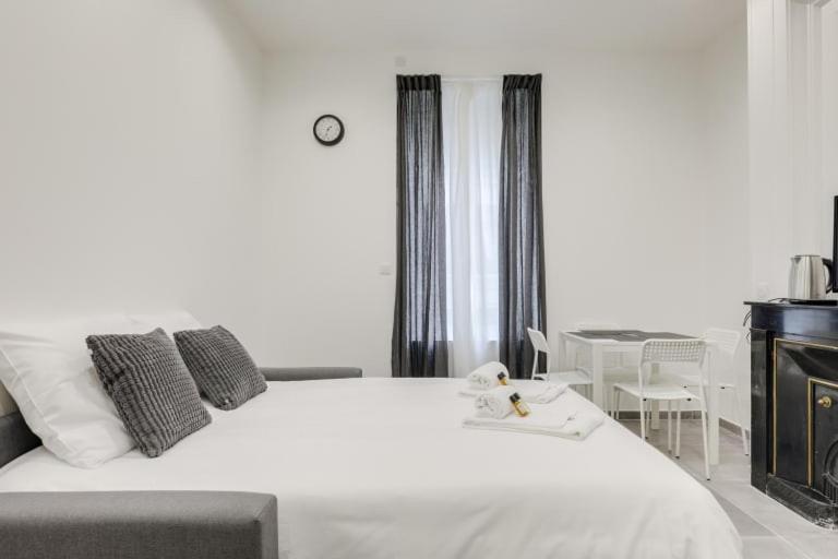 شقة Guestready - 1-Br, 5 Minutes From Train Station ليون المظهر الخارجي الصورة