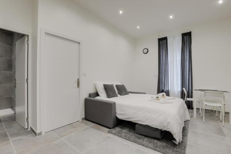 شقة Guestready - 1-Br, 5 Minutes From Train Station ليون المظهر الخارجي الصورة